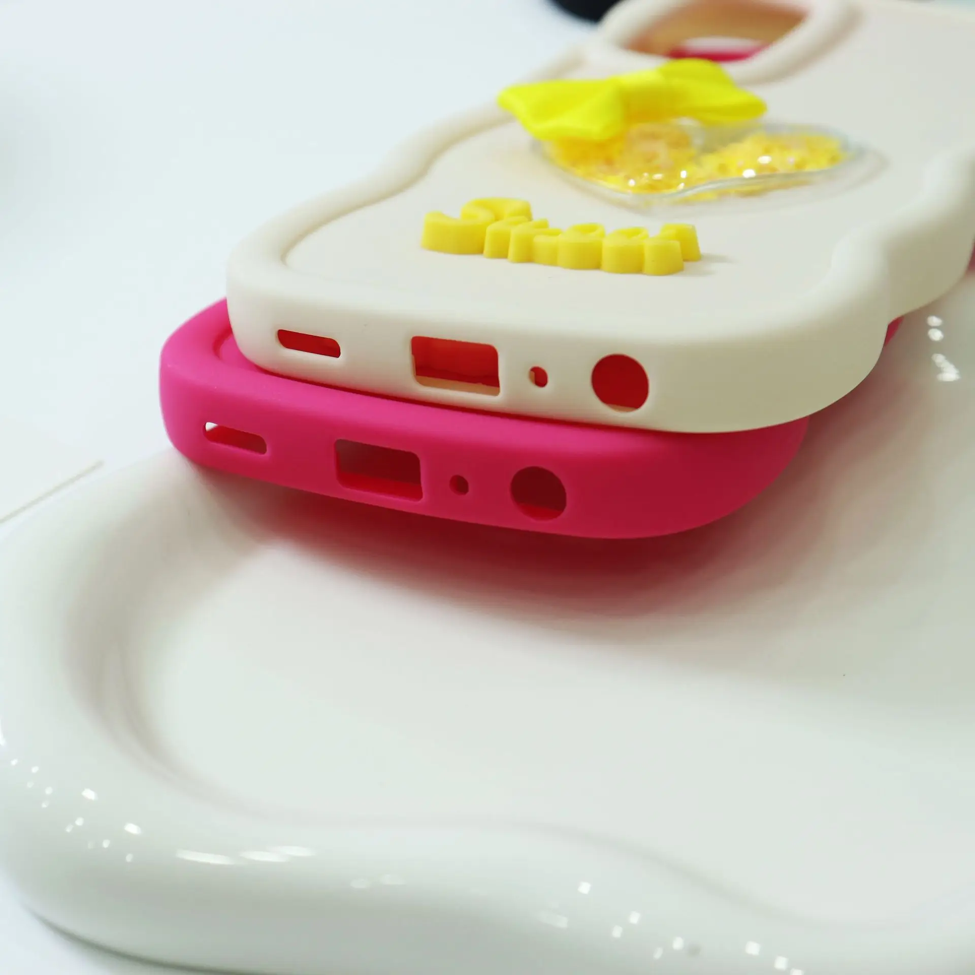 Charming 3D Quicksand Heart Bow Silicone Phone Case