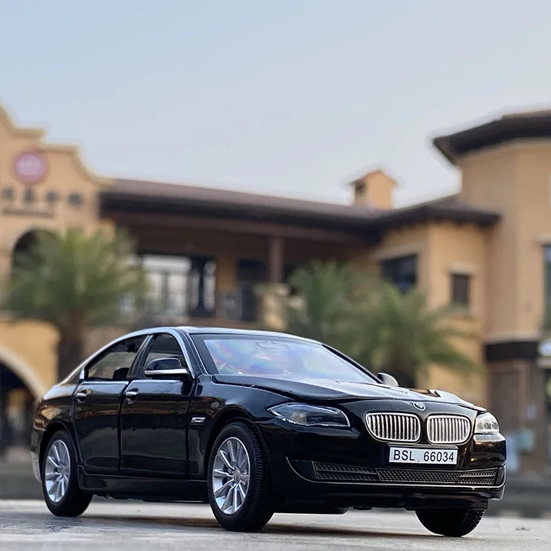 1:32 BMW 5 Series 535i Alloy Car Model Diecast Metal Toy Vehicles Car Model High Simulation Sound Light Collection Gift 3