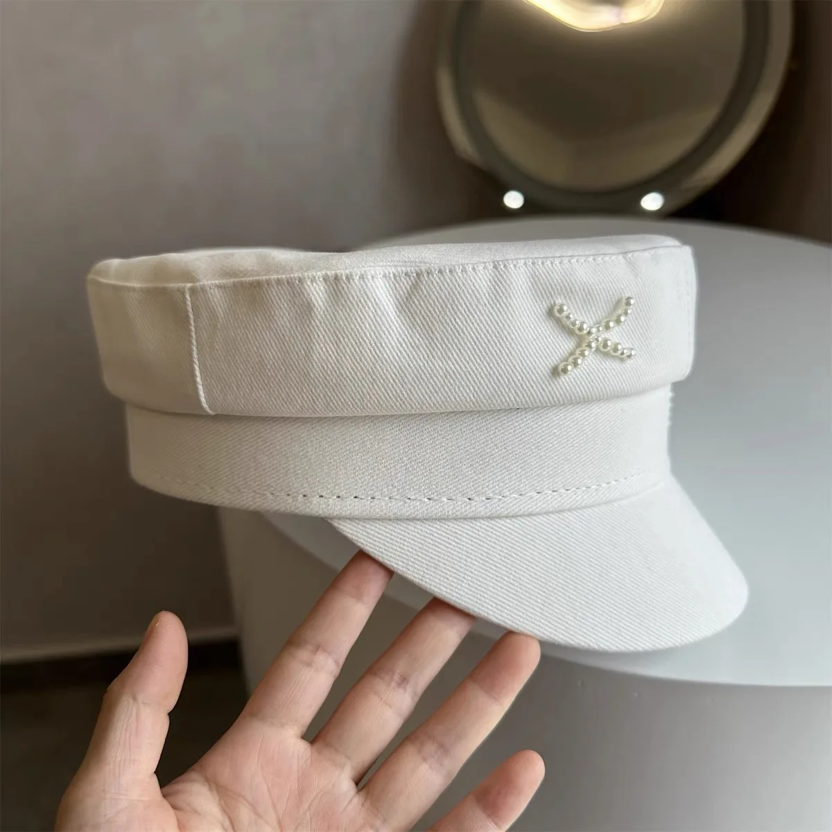 New Cotton Letter Decorative Embroidered Flat Top Navy Hat Korean Fashion Newsboy Cap Baker Boy Hat Visor for Mujer White Cap