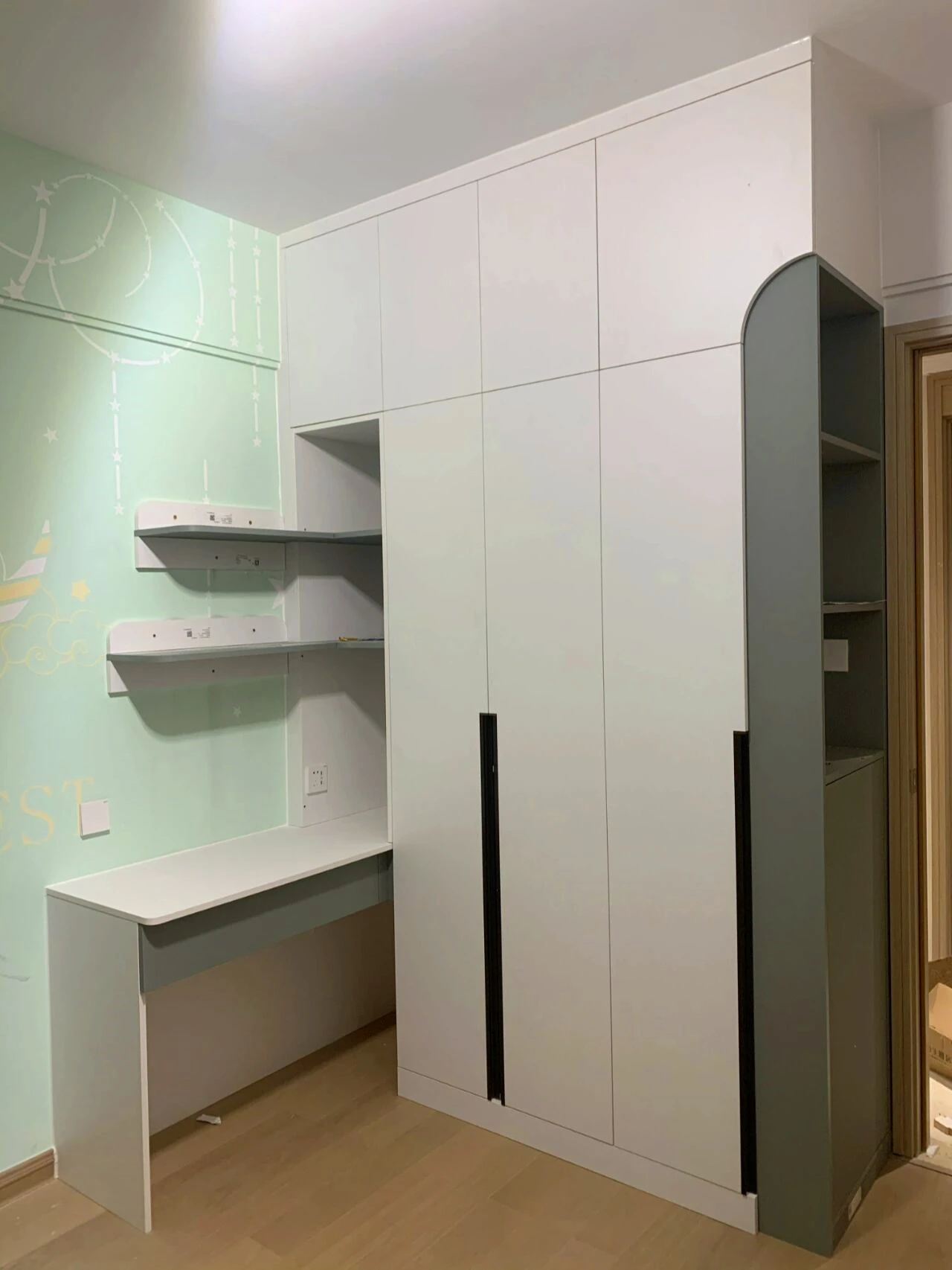 Bedroom Ideas Child Room Wardrobe PA Children′ S Room Modern Designs Pink Kids  Bedroom Wooden, image size:1280x1706