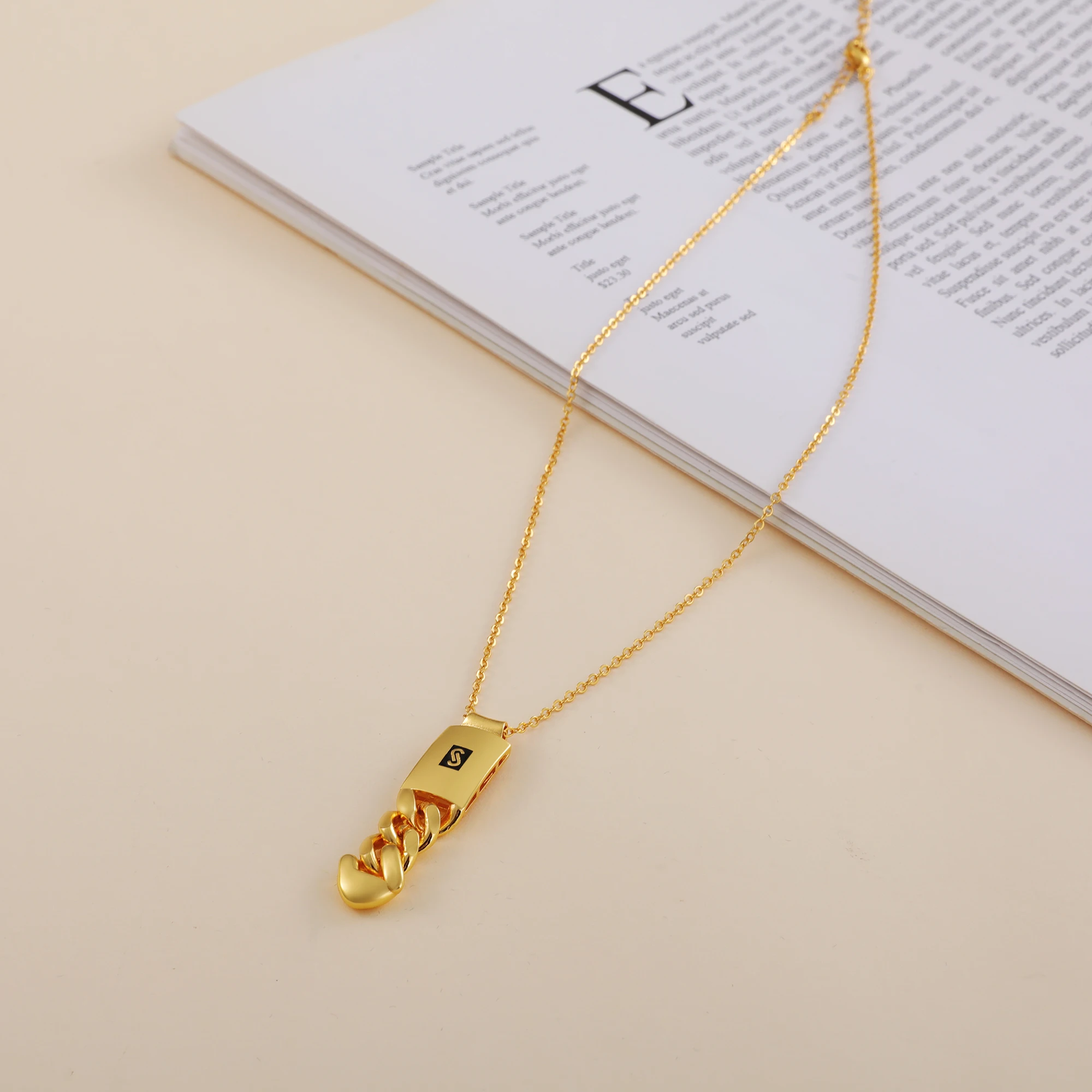 طقم قطرات مطلية بالذهب من JRH من المجوهرات ، قلادة...