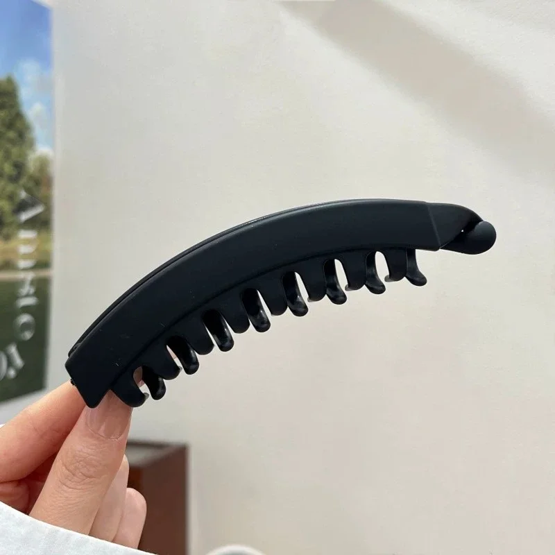 Elegant Solid Color Banana Hair Clip - Fashion Hair Accessory & Stylish Ponytail Barrette