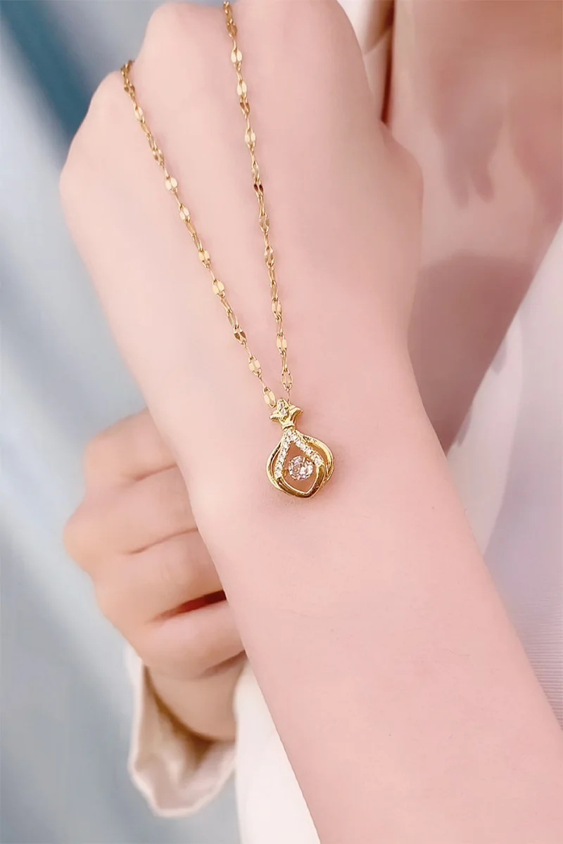 

Titanium steel synthetic zircon pendant titanium steel vegetarian necklace