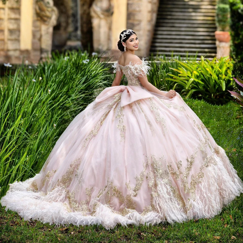 

Pink Quinceanera Dress 2024 Gold Lace Applique Beading Feather Tull Off The Shoulder Ball Gown Sweet 16 Vestidos De 15 Años