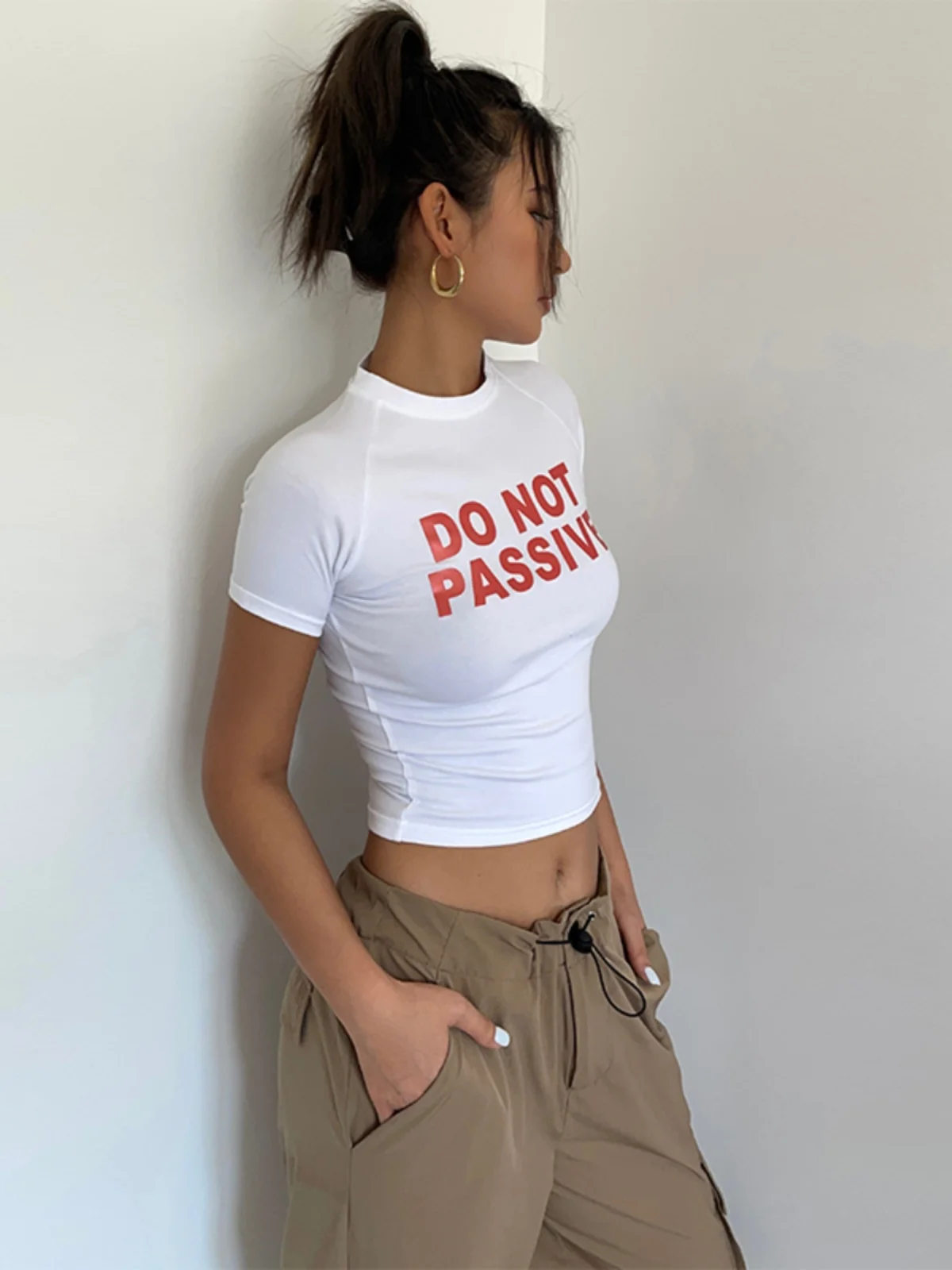 

Женская футболка с коротким рукавом и круглым вырезом