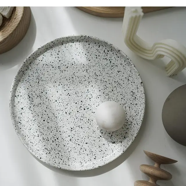 현대적 감성을 더하는 북유럽 잉크 스톤 세라믹 트레이