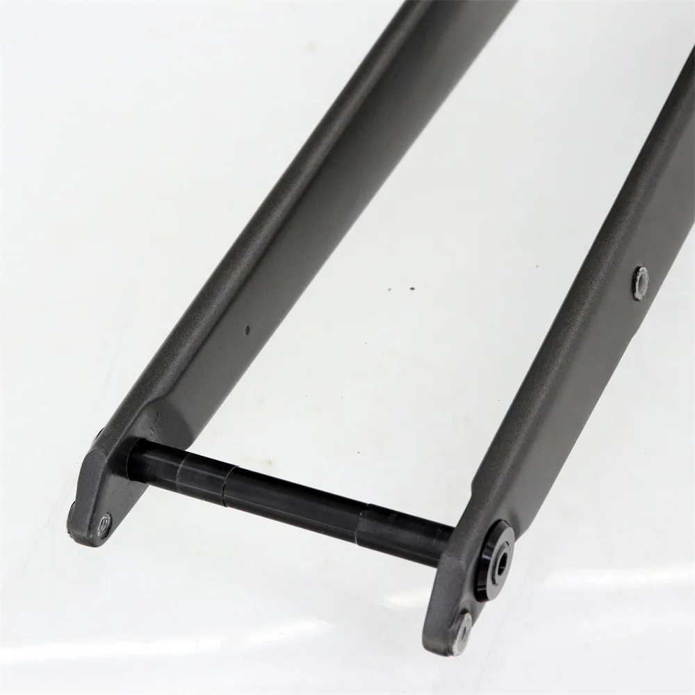 700*45C Carbon Gravel Road Bike Front Fork Internal Routing