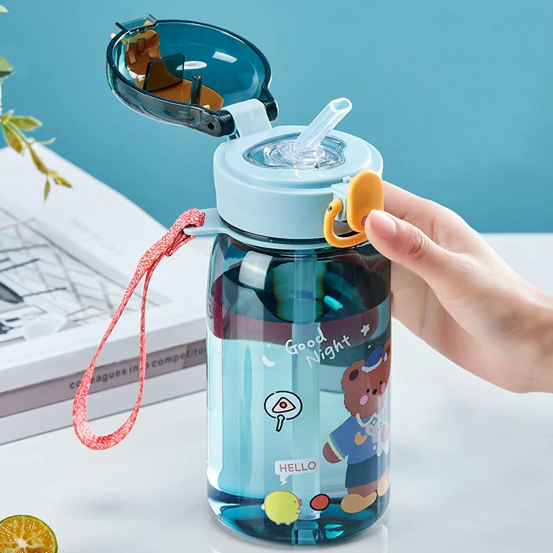 Schnabeltasse für Kinder mit Cartoon-Motiv und Strohhalm, süße Bären-Motiv, auslaufsichere Wasserflaschen, tragbare Trinkflasche für den Außenbereich, schöne Tasse für Kinder_voghion.com