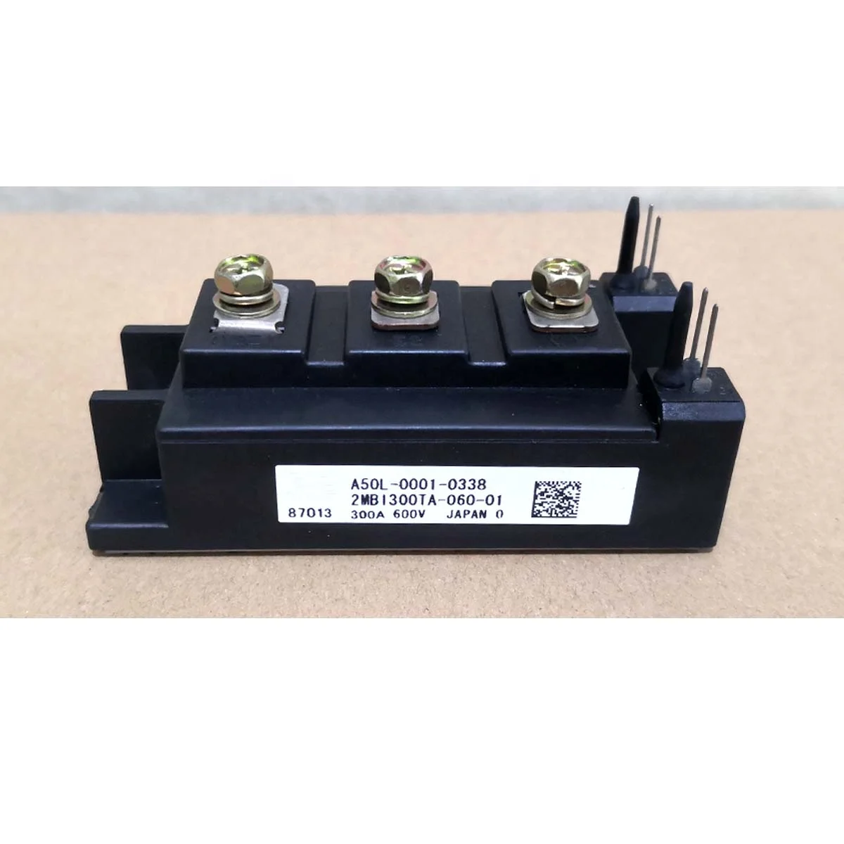 

Igbt Transistor Module 2MBI300TA-060 2MBI300TA-060-01 A50L-0001-0338 2MBI300TC-060 2MBI300TC-060-01 A50L-0001-0343
