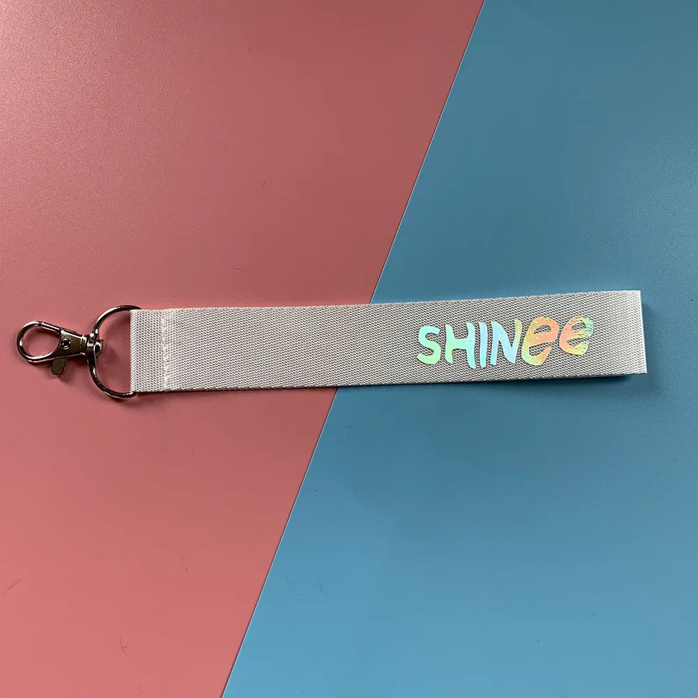 【激レア】SHINee ネーム キーホルダー♡ Kpop shinee (シャイニー) キーホルダーレーザーロゴ名
