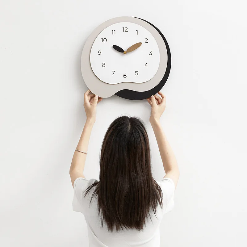 

Cream Wind Clock Home Clock Decoration New Wall Clock Living Room Wooden Creative Simple Fashion Hanging Watch Wall Clock