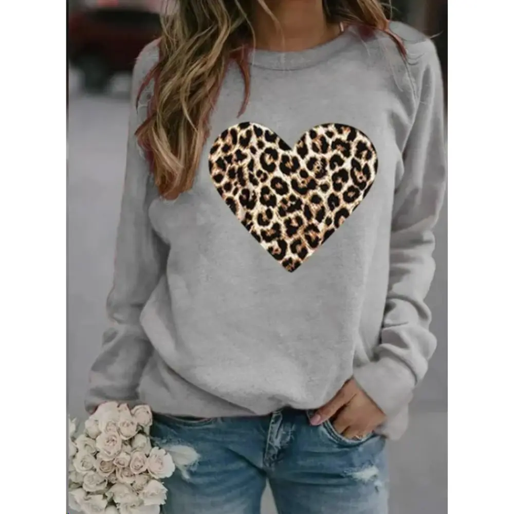 Women's Round Neck Pullover Long-sleeved Leopard Print Sweatshirt Heart-shaped Hooded Sweater Top