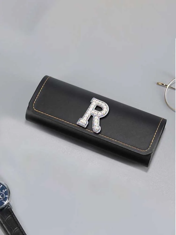 

Customized Portable Eyeglasses Storage Stylish and Anti-Pressure Personalized Customer Name Polished Gold Letter Optional Letter