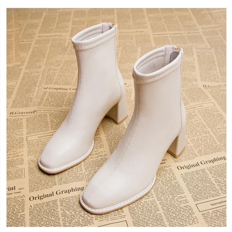 Retro Short Boots Women's 2023 Autumn and Winter New Square Toe Medium Thick Heel Net Red Zipper Thin Thin Single Boots Women