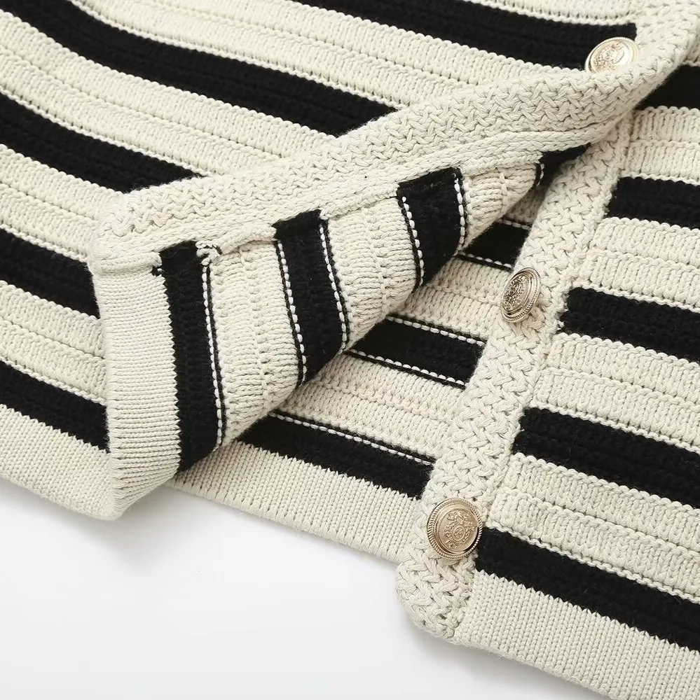 Brand Designer Spring Autumn New Black And White Striped Joker Knit Cardigan Sweater Women Sweater Single Breasted Casual Blouse