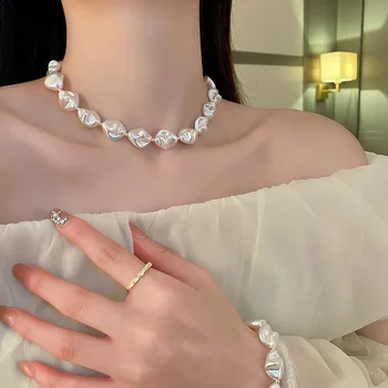 Trend Elegant Jewelry Heart Pendant Necklace For Women Fashion Irregular White Imitation Big Pearl Chain Choker Necklace N0456 3
