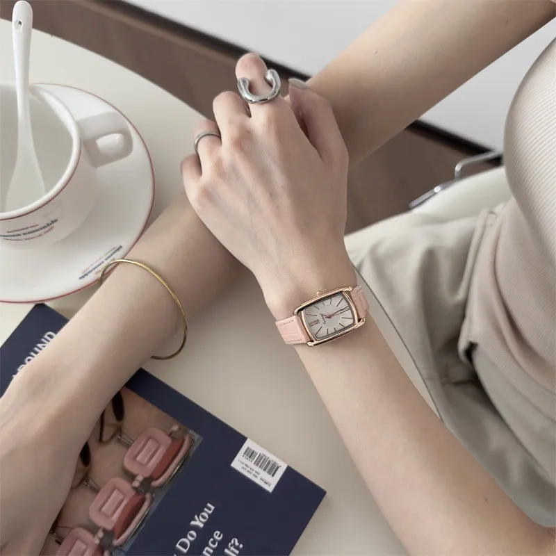 Ladies' Rose Gold Dial Wristwatch: Timeless Style with Deep Red Brown Leather Strap