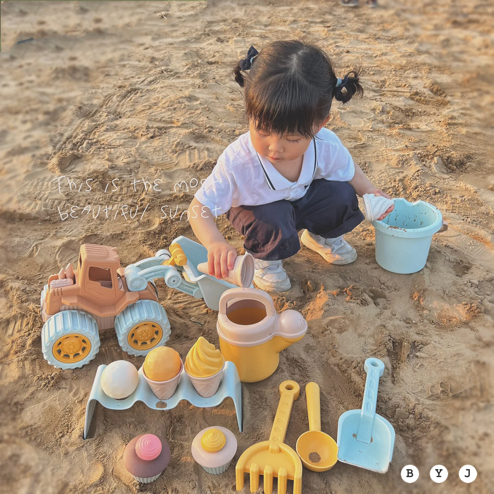 Children's Toys Beach Bucket Set Hold Sand Has Digging Tools Can Also Be Used For Watering Flowers_voghion.com