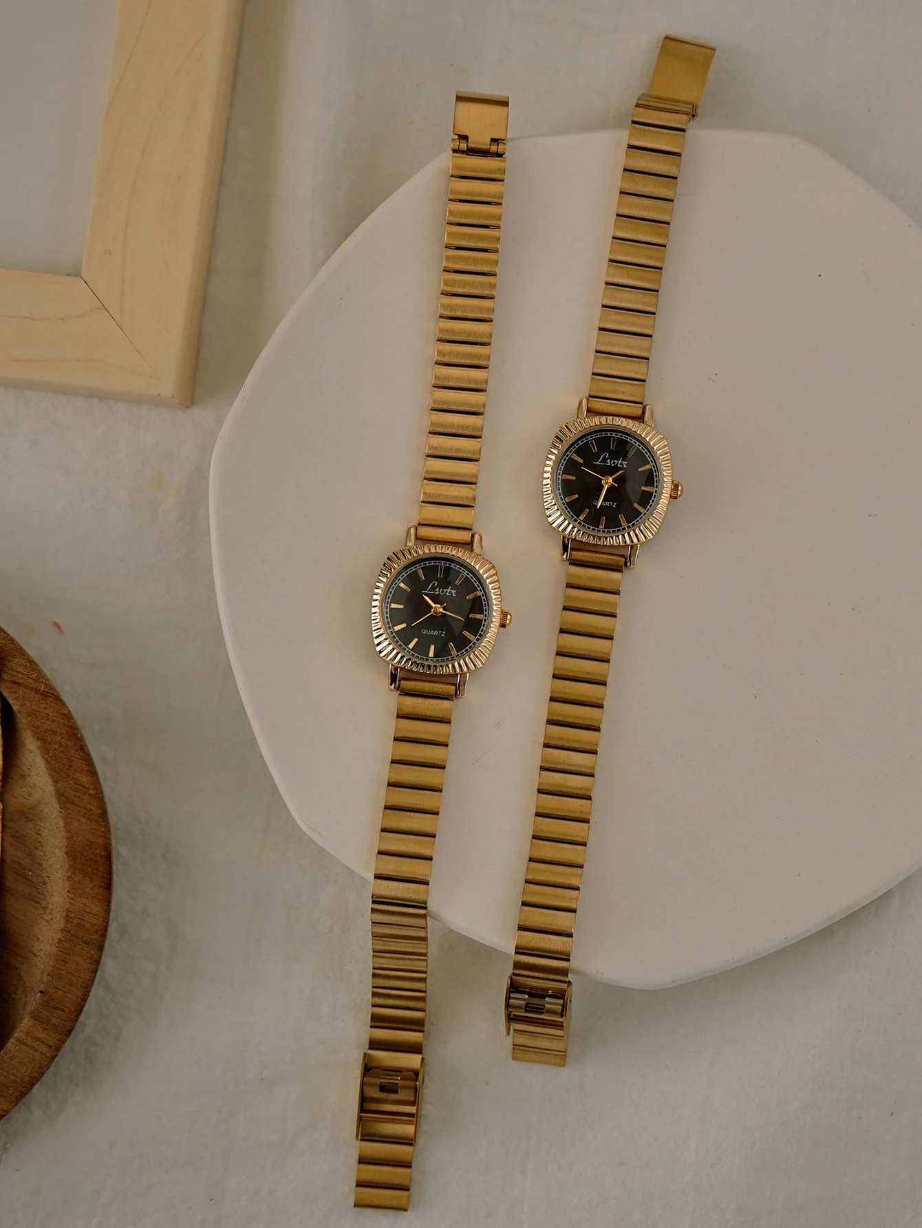 1 Piece of New Fashionable and Simple Gold Stainless Steel Women's Watch Business Casual Elegant Retro Style Waterproof Women's Quartz Watch Suitable for Holiday Gifts 3
