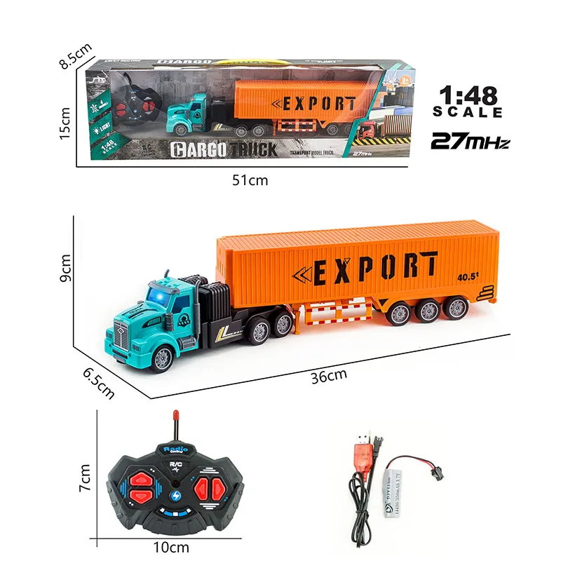 Vue de dessus de la voiture télécommandée tout-terrain 4WD 1:16 dans sa boîte cadeau, avec accessoires