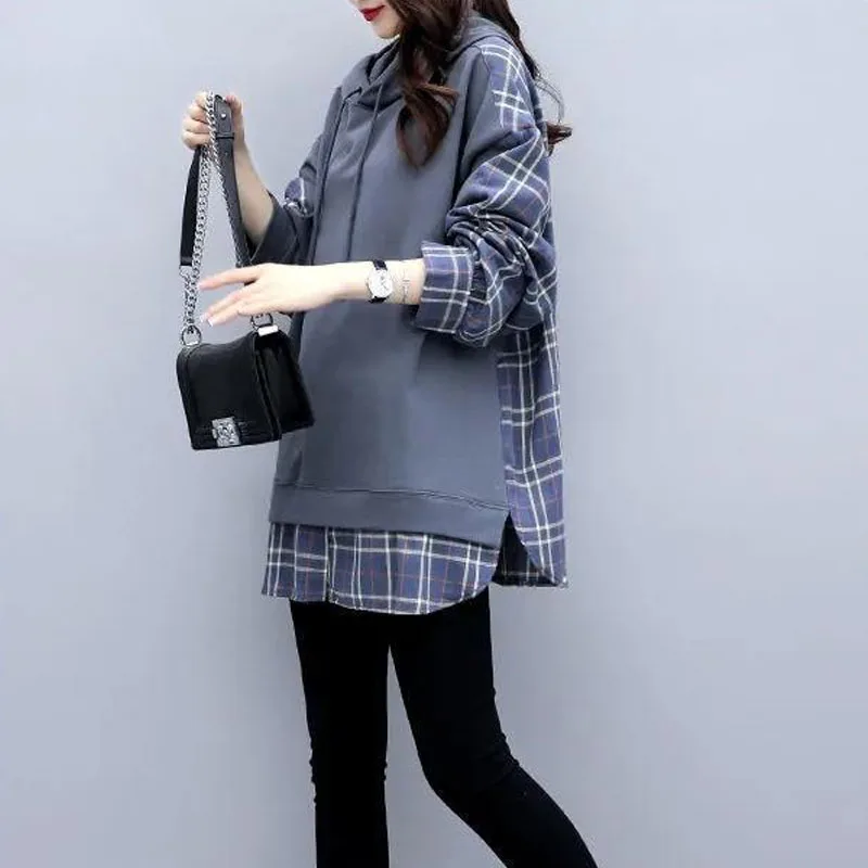 2023 New Autumn Loose Fitting Oversized Fashion Trend Patchwork Color Contrast Fake Two Piece Hooded Mid Length Women's Sweater