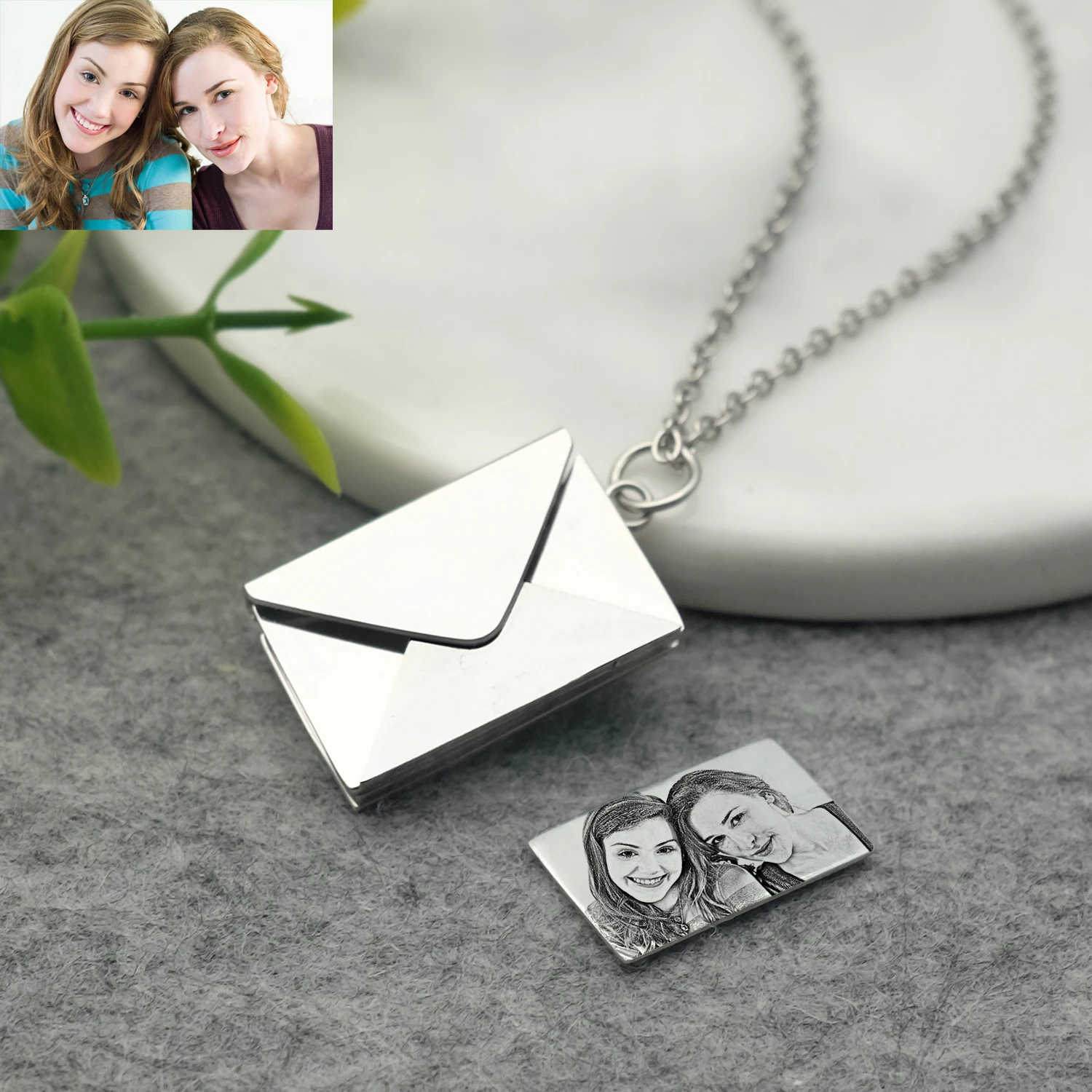 Personalized Custom Photo Necklace Engraving Letter Envelope Locket Necklace Secret Message Pendant Jewelry Mother's Day Gifts