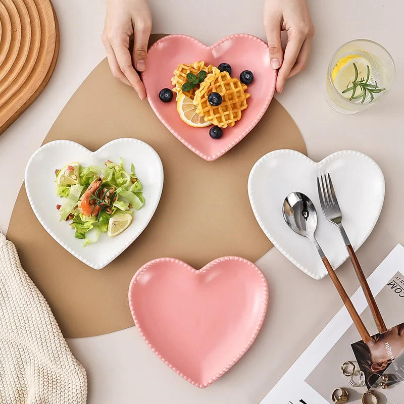 Creative Heart-shaped Plate Ceramic Dinner Plate for Salads, Desserts and Steaks Kitchen Party Cake Disk Kitchen Utensils