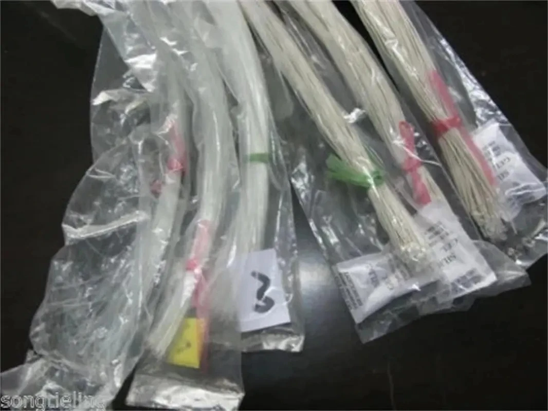 

50 комплектов высококачественных струн для классической гитары с нейлоновым сердечником E B D A E