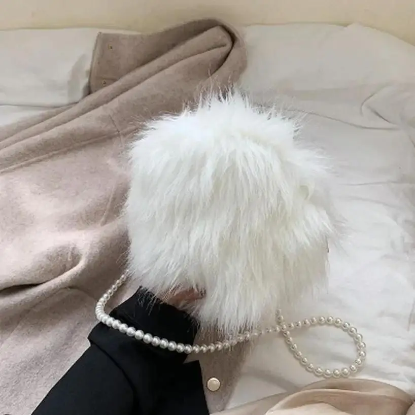 1 Pcs New Sweet Pearl Furry Small Round Bag For Women Casual And Cute Plush Bag Fashionable And Stylish Chain Crossbody Bag