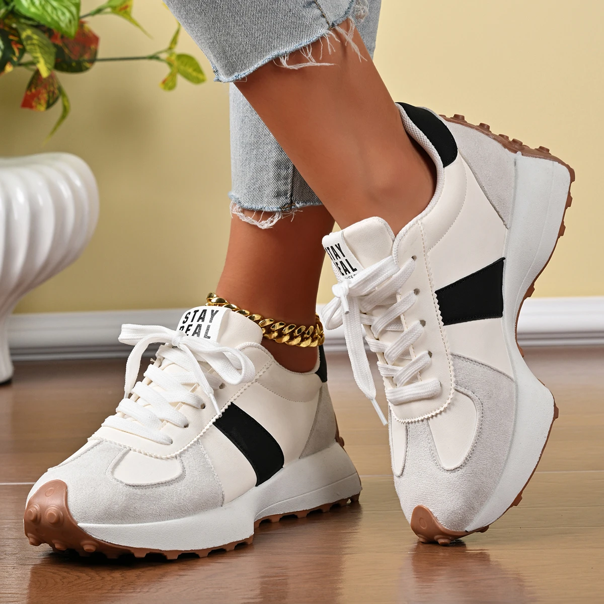 أحذية رياضية نسائية 2025 أحذية رياضية جديدة غير رس...