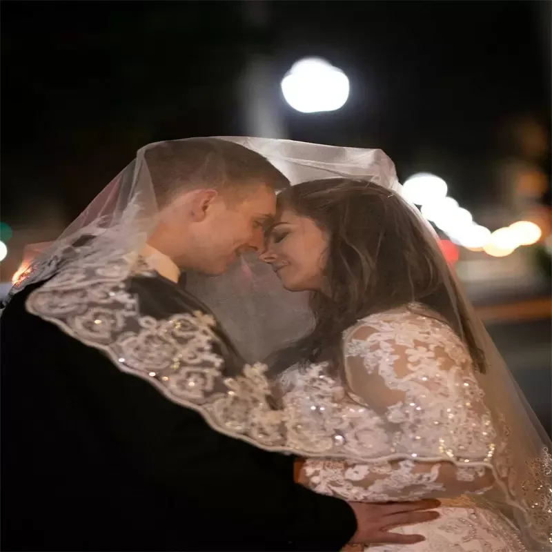 

Luxury Real Image Bridal Veils Wedding Veil Three Meters Long Veil Lace Shining Applique Sequin Crystals Two Layers Cathedral