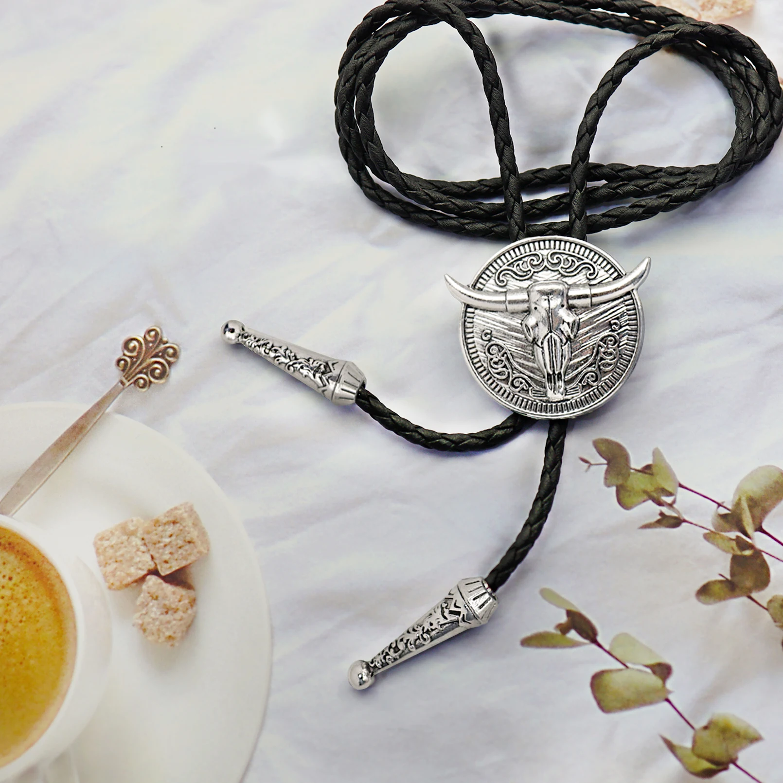 Western Cowboy Bolo Tie for Men Star Bull Circular Cross Pendant Leather Rope Necktie Women Necklace Accessories
