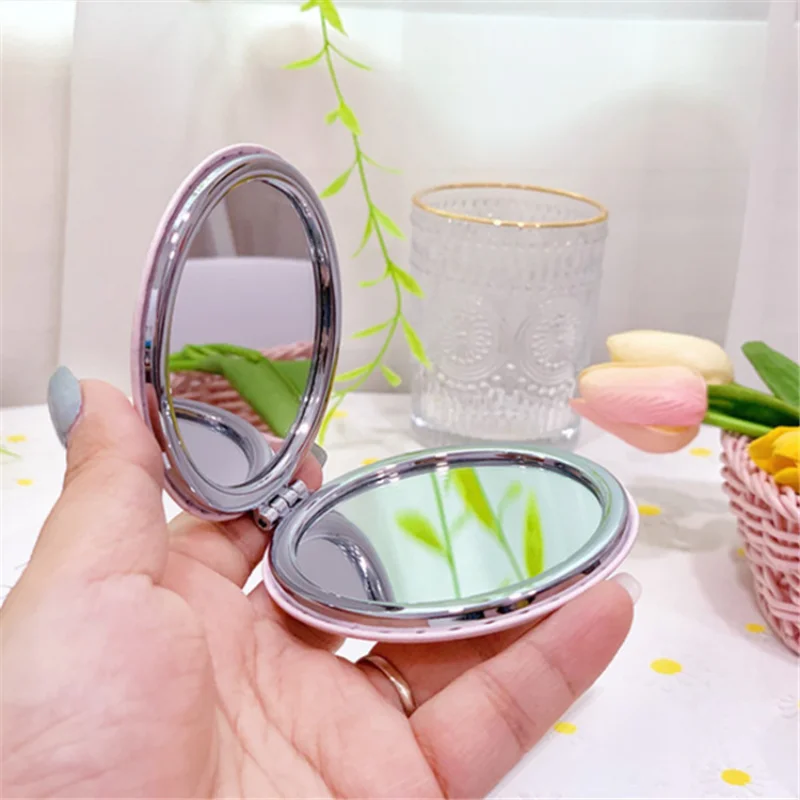 Mini espelho dobrável de pelúcia para meninas Espelho de maquiagem portátil  Espelho de bolso Espelho cosmético Presente criativo dos desenhos animados  Espelho redondo bonito - AliExpress