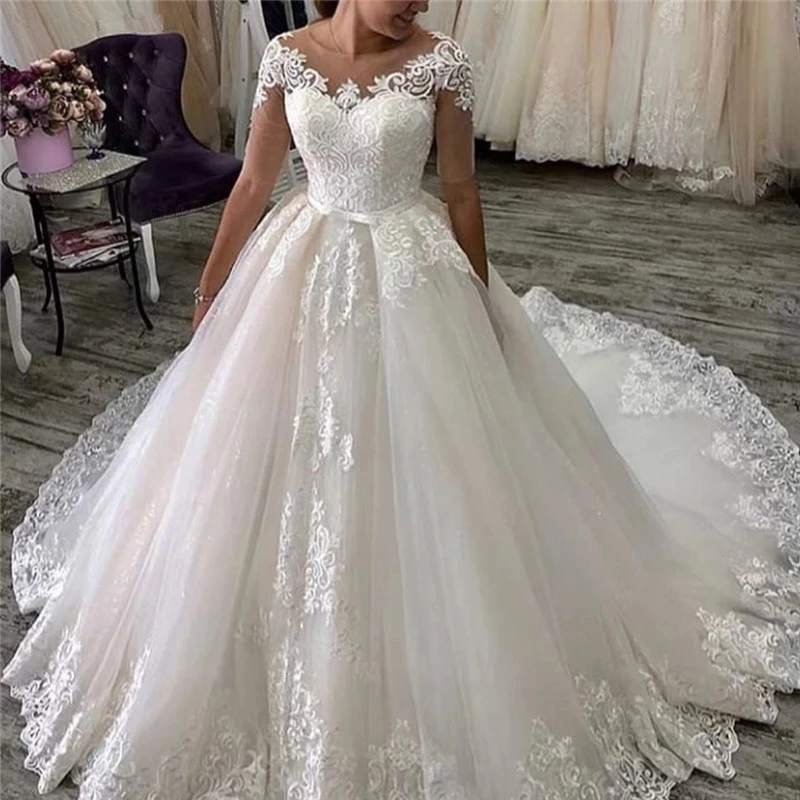 

ANGELSBRIDEP Luxury Ball Gown Wedding Dresses Saudi Arabia Floor Length Lace Applique Court Train Short Sleeves Bride Dresses