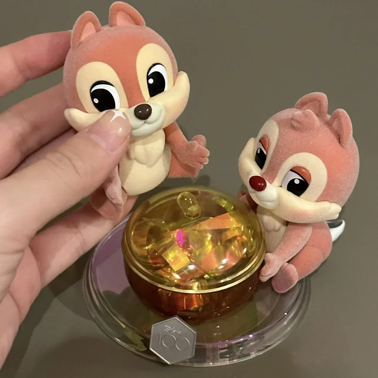 

Серия «Счастливая история» Disney, аниме фигурка счастливого обнимания, милый мини-Декор, коробка с загадочными надписями «Caja Ciega», игрушка в подарок