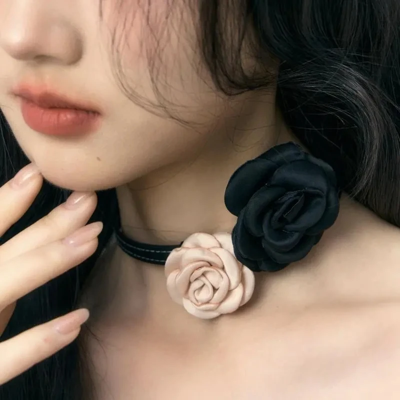 

Fashionable in Design The Black Pink Color Flower Imitation Belt Collarbone Chain Collar Pure Charming Necklace Gothic Sweetness