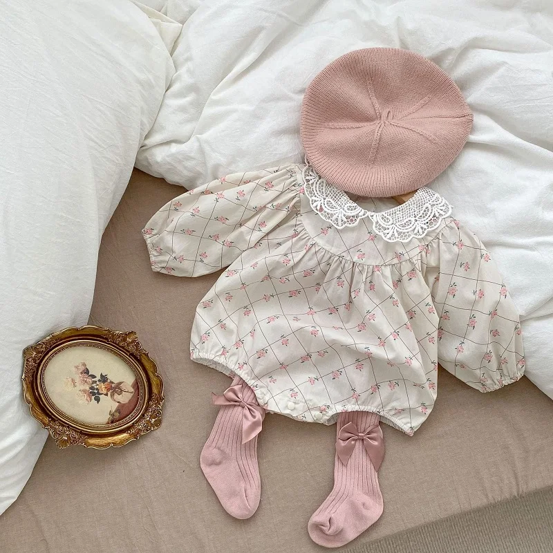 

Милый комбинезон для маленьких девочек с длинным рукавом и кружевным воротником, боди с цветочным принтом, хлопковая цельная одежда для принцессы, Одежда для новорожденных