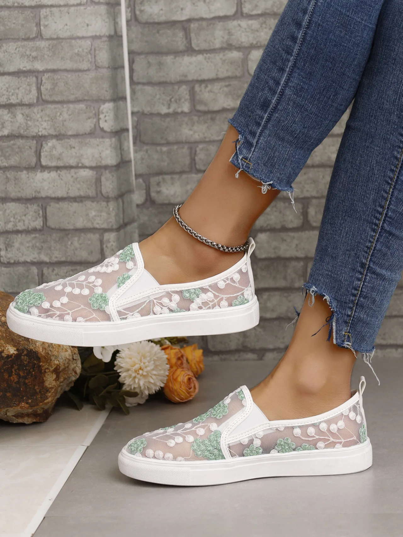 Women's breathable embroidered shoes, soft, comfortable & fashionable