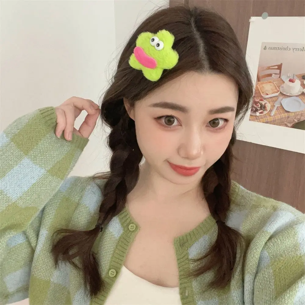 Description Picture 5 of itemStar Shape Plush Doll Hair Clip Korean Style Side Clips Ugly Doll Duckbill Clip Hair Barrettes Headwear Cartoon Hairpin Daily