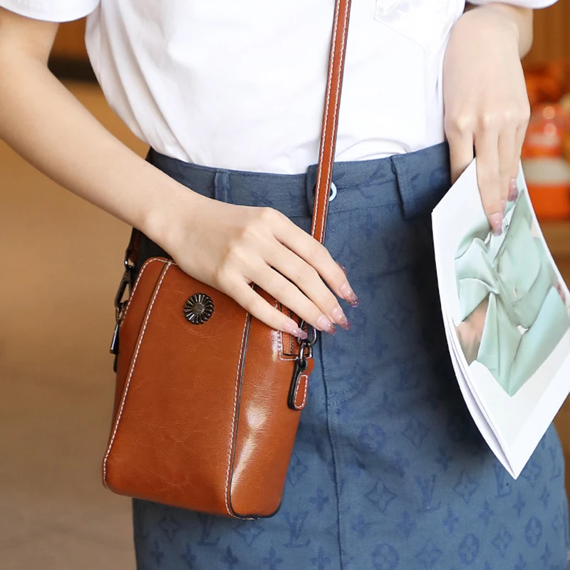 Single Shoulder Crossbody Bag Female Fashion Temperament Leather Women's Bag Vertical Mobile Phone Bag Crossbody Mini Small Bag