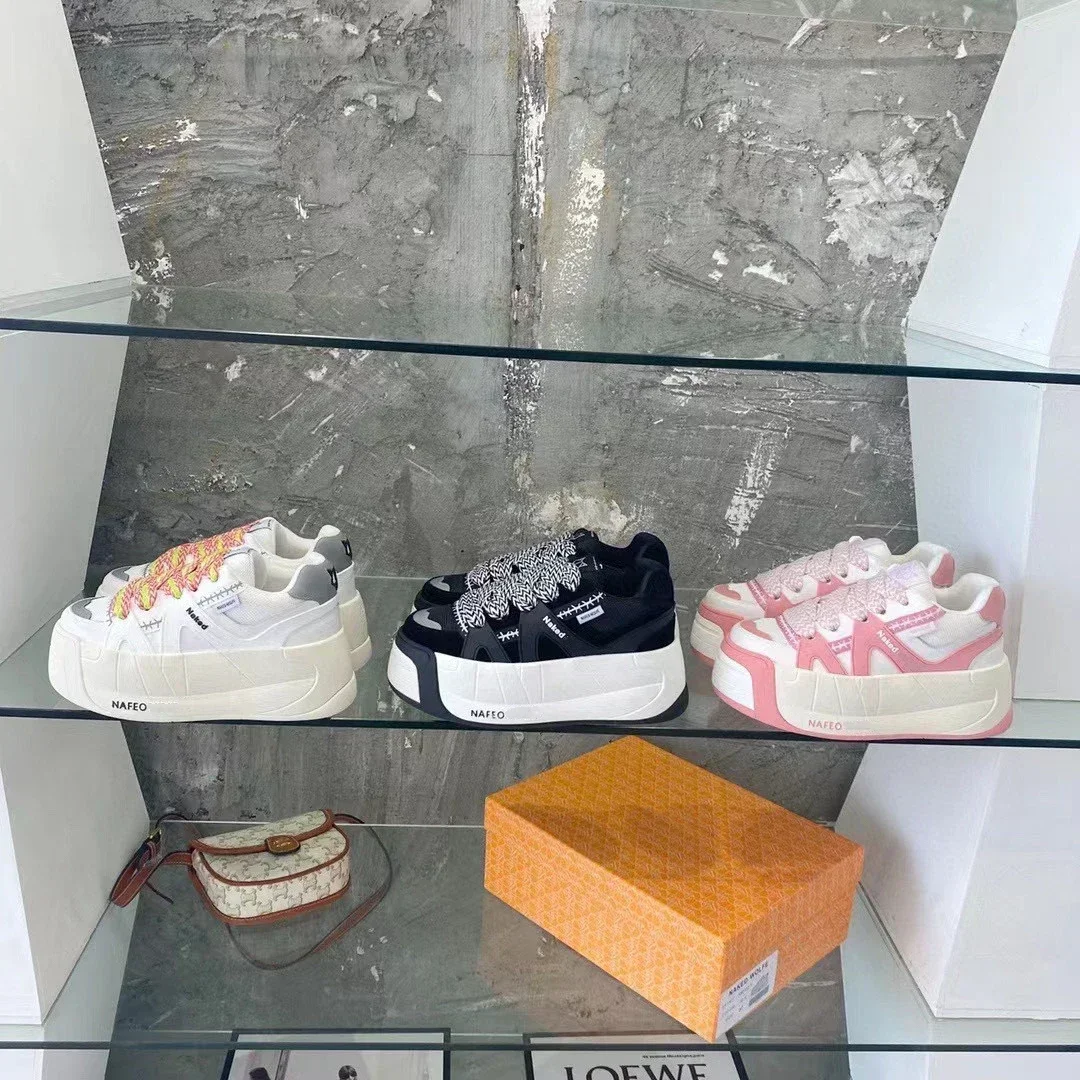 Naked Wolfe Slider Leather Suede Mesh Platform Trainers Lace-Up Punta Tonda Piattaforma A Contrasto Suola 3D Bubble Logo Placca