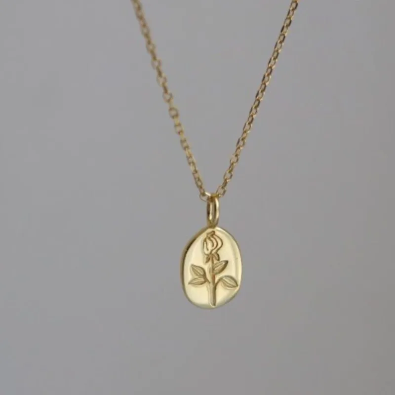 18K Gold Plated Birth Flower Cameo Round Pendant Necklace for Women Personalized Aesthetic Jewelry Birthday Gifts