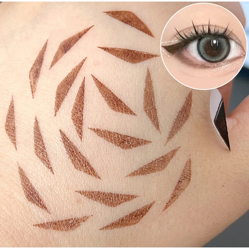 Description Picture 3 of itemEyeliner Stamp Waterproof Sweat Proof Eye Makeup for Beginner Long Lasting Eyelashes Template Portable Lazy Eyeliner Artifact