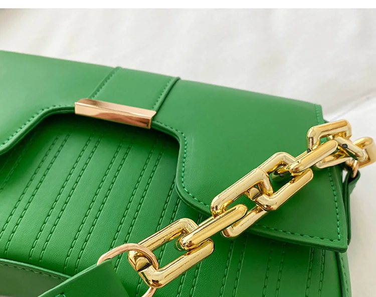 Note because the display different, there may be a slight color difference