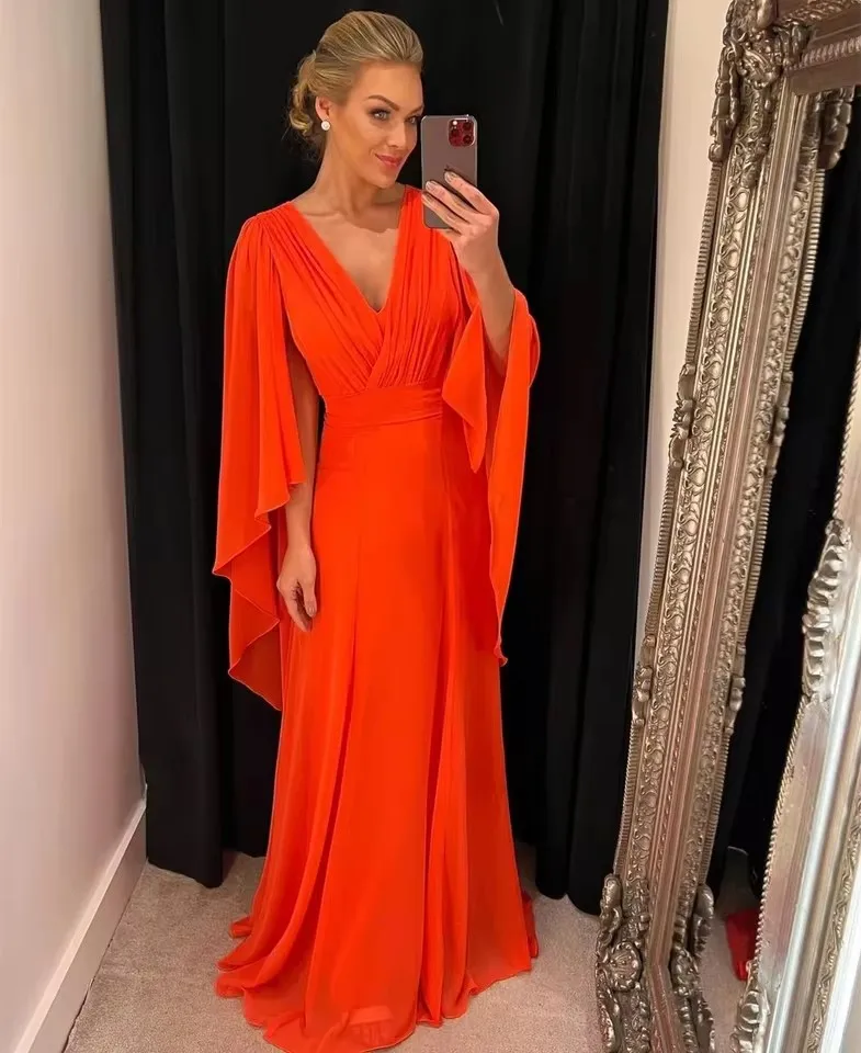 V-Neck Ruffle Chiffon Mother Of The Bride Dress Plus Size Formal Dubai Evening Party Dress Caped For Weddings