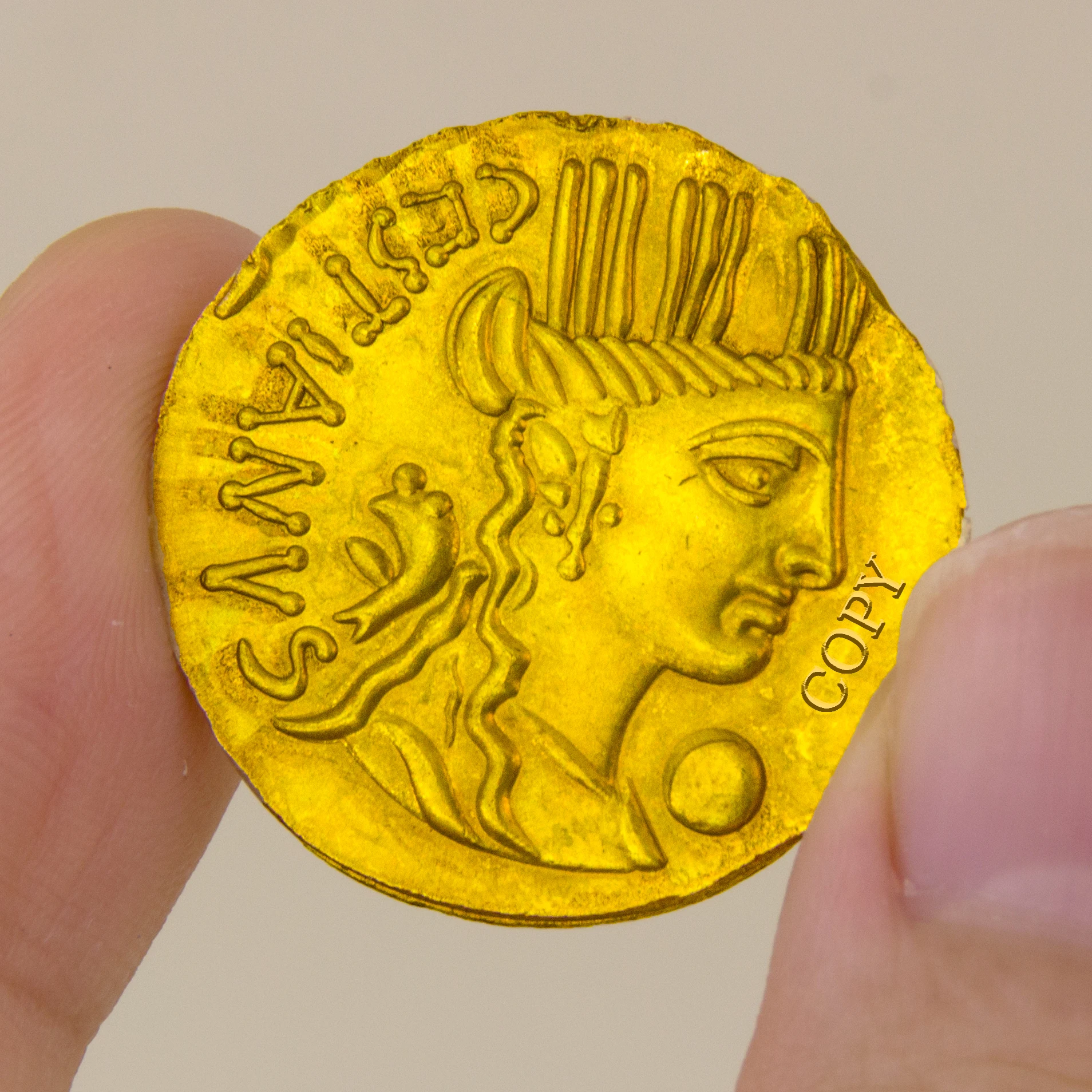 Rico Apartamento Interior Com Decoração Barroca Dourada Nas Paredes  Mobiliário — Foto © 4595886 #656119552, image size:1908x1908