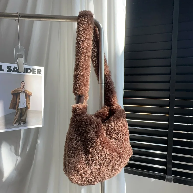 Nuova borsa a tracolla a tracolla in lana d'agnello autunno inverno per donna borsa in peluche di grande capacà borsa a tracolla moda borsa Hobo casual  1524