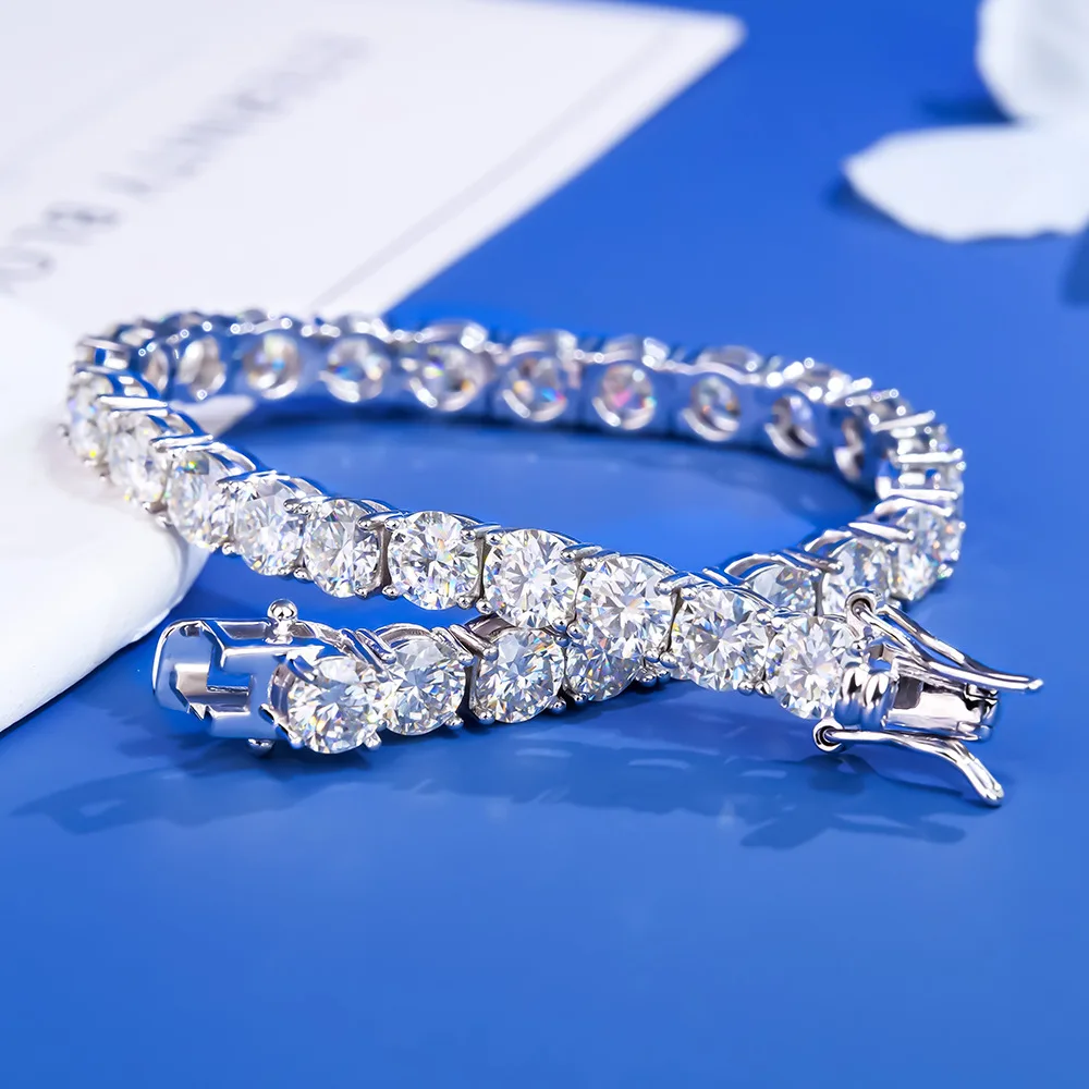 Musanite bracelet made of 925 sterling silver with a thickness of 5 mm, D VVS1 diamond with a thickness of 3 mm, with GRA certific...