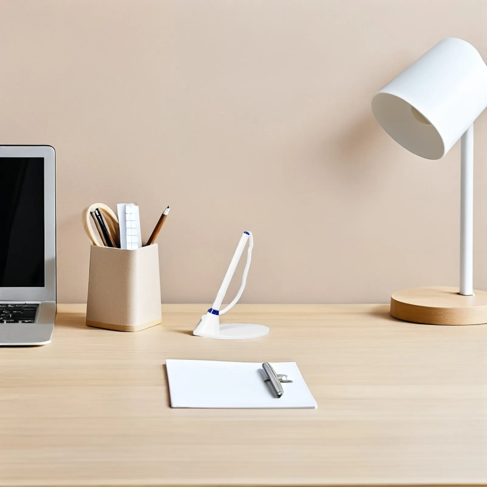 튼튼한 플라스틱 베이스와 플라스틱 코드가 부착된 데스크탑 카운터 펜 사무실 은행 책상용 인체공학적 부드러운 필기감 볼펜