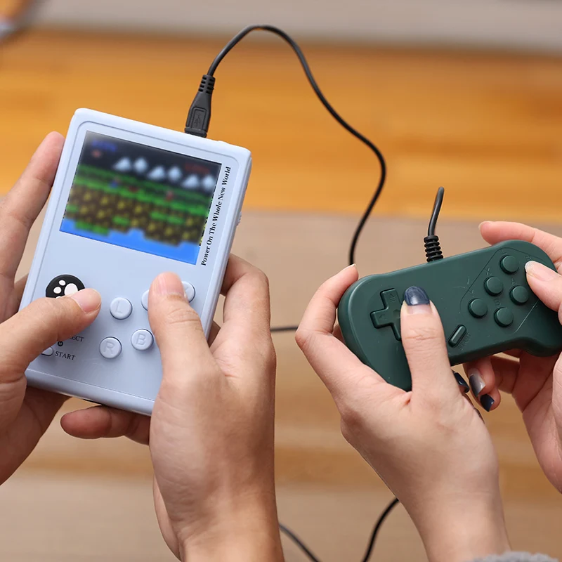

Новейшая игровая консоль с внешним аккумулятором, 3,5 дюймовый IPS экран, 4000 мАч, 5000 + игр, 10 симуляторов, портативная аркадная машина